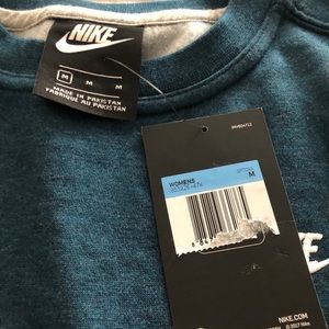 Nike front pocket sweatshirt